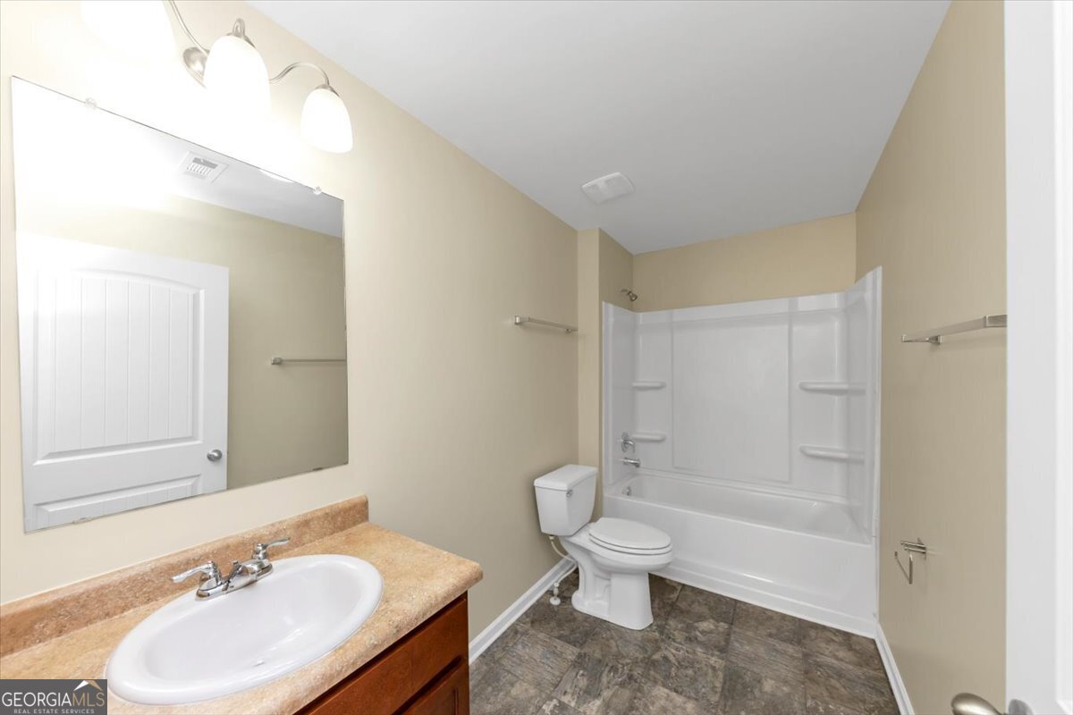 2896 S Hills Property Photo 35