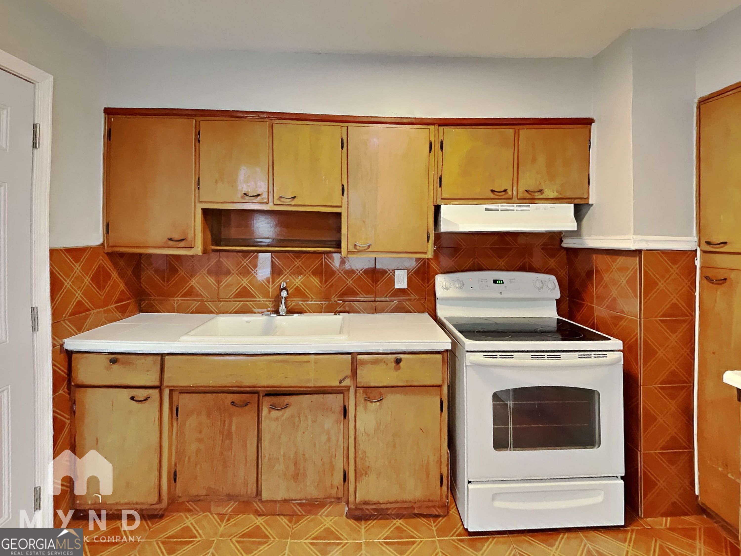 730 Hill Street Property Photo 2