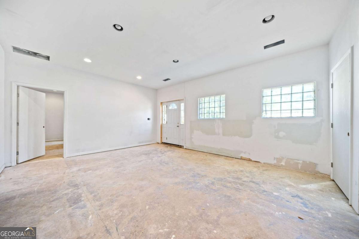 341 Candler Road Se Property Photo 1