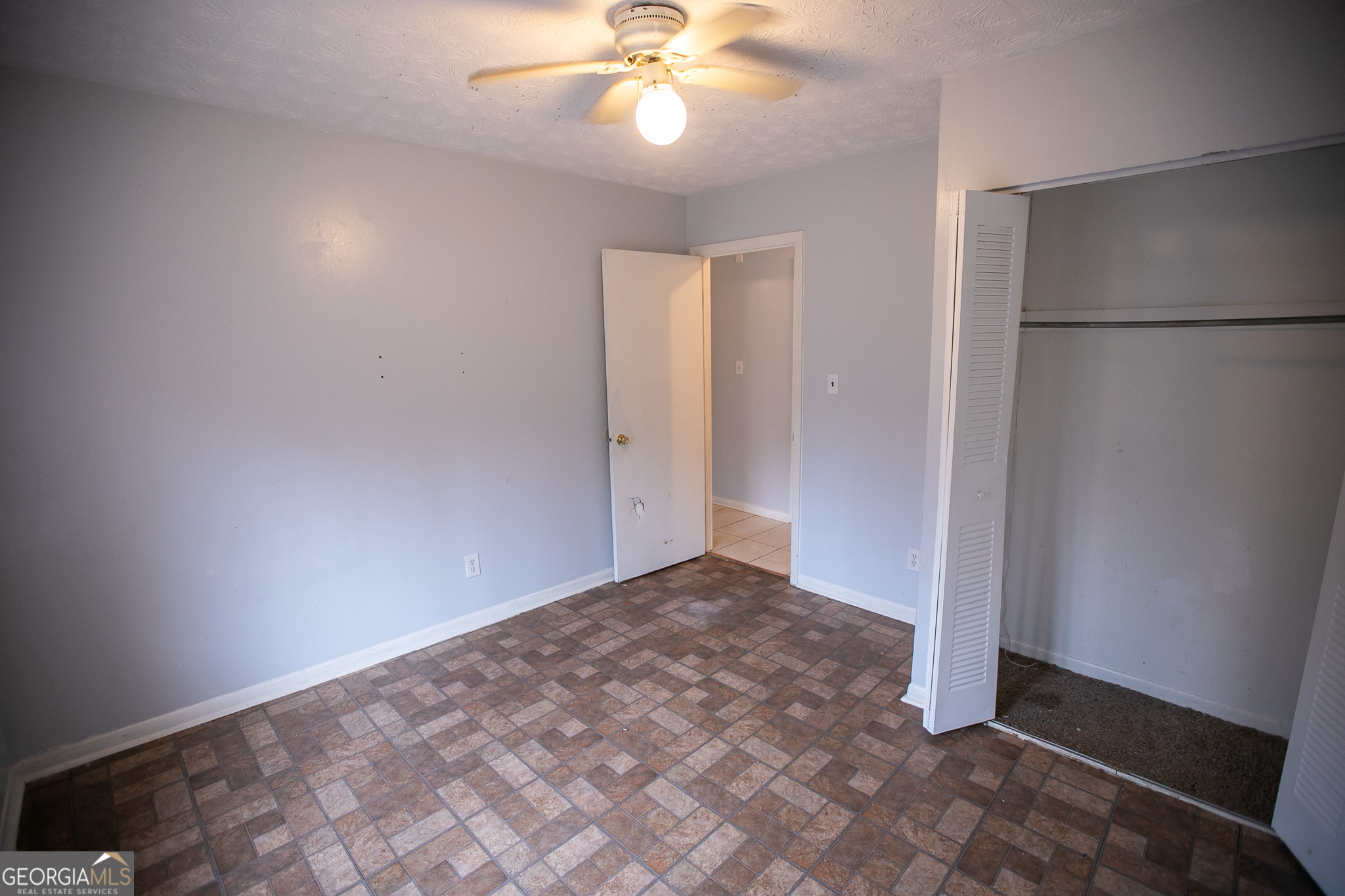 4903 Martins Crossing Road Property Photo 4