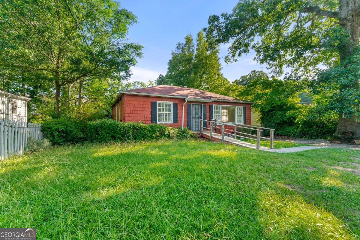 1851 Penelope Road Nw Property Photo 2