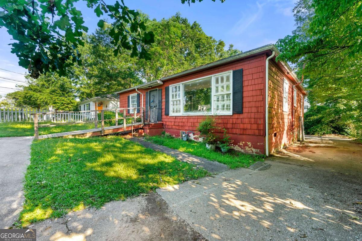 1851 Penelope Road Nw Property Photo 4