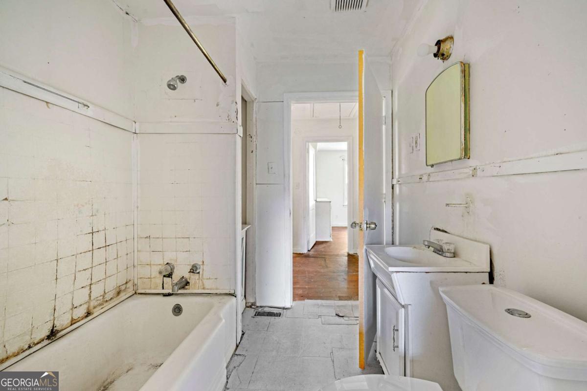 1851 Penelope Road Nw Property Photo 10