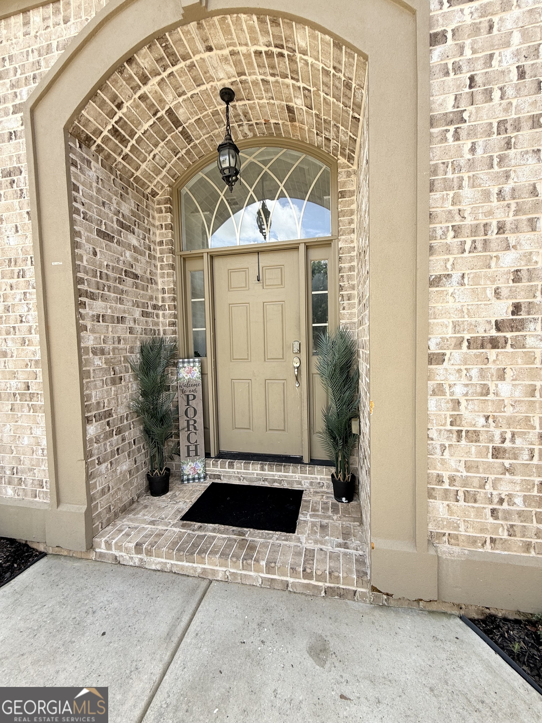 6409 Caledon Court Property Photo 4
