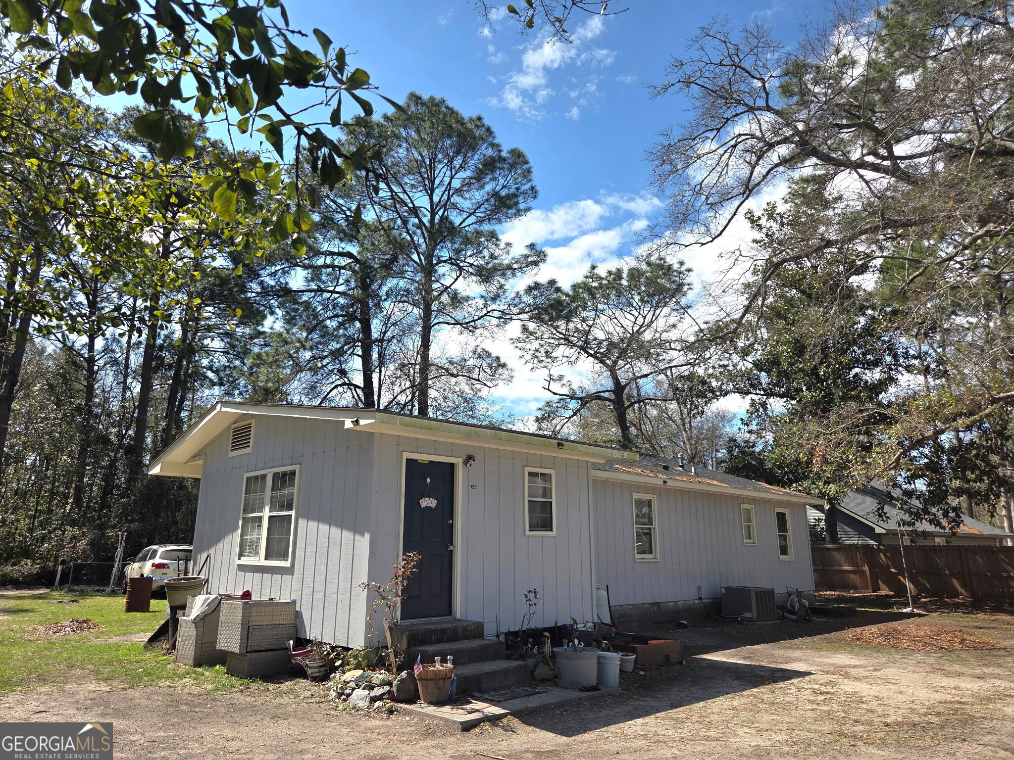 758 Hearn Road Property Photo 3