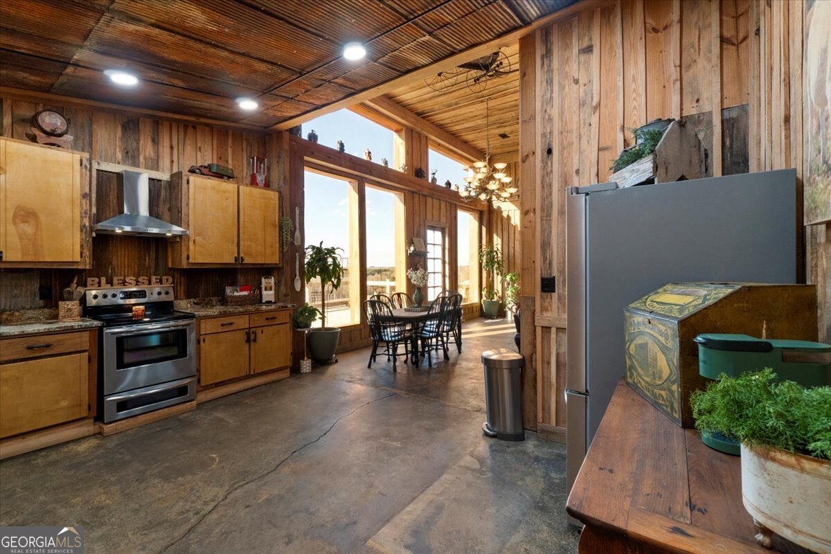 284 Snow Farm Road Property Photo 13