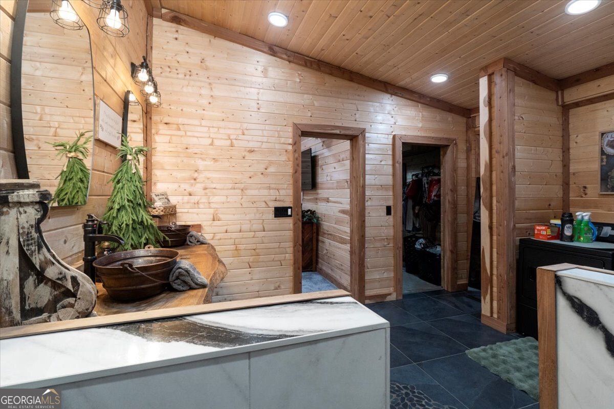 284 Snow Farm Road Property Photo 17