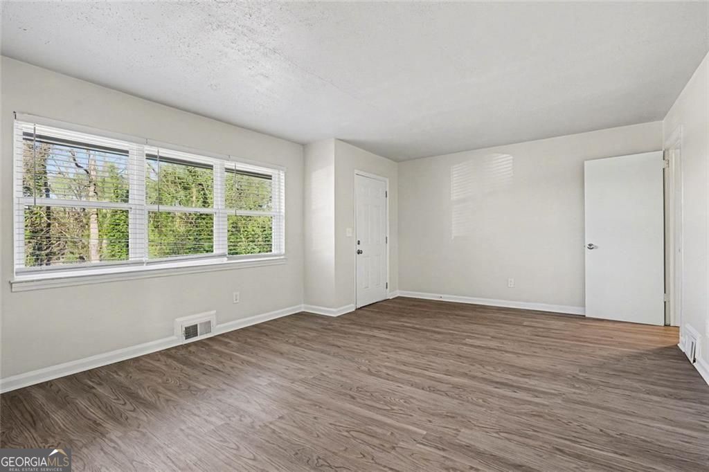 1660 Valencia Road Property Photo 4