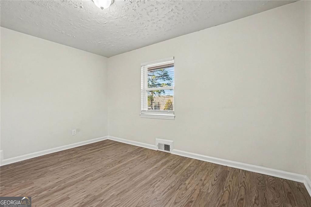 1660 Valencia Road Property Photo 13