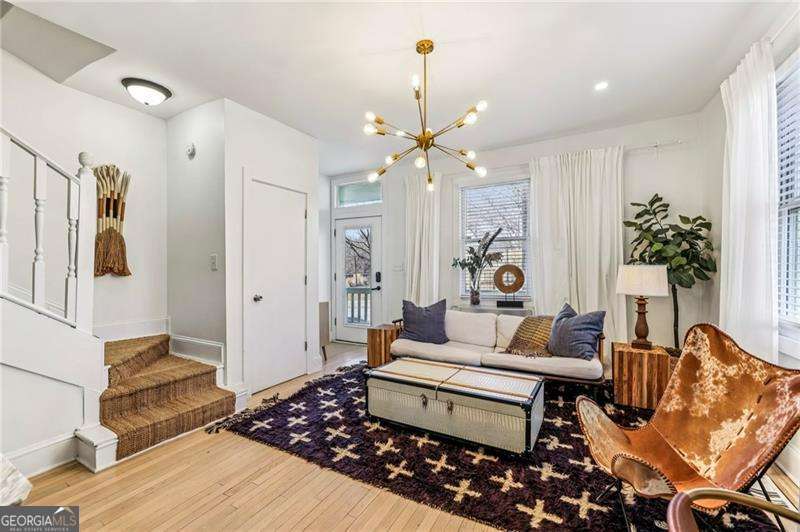 196 Reinhardt Street Property Photo 3