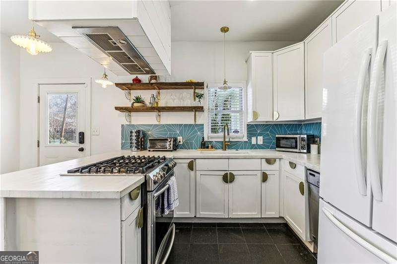 196 Reinhardt Street Property Photo 4