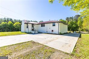 7596 Red Bud Ne Property Photo 4