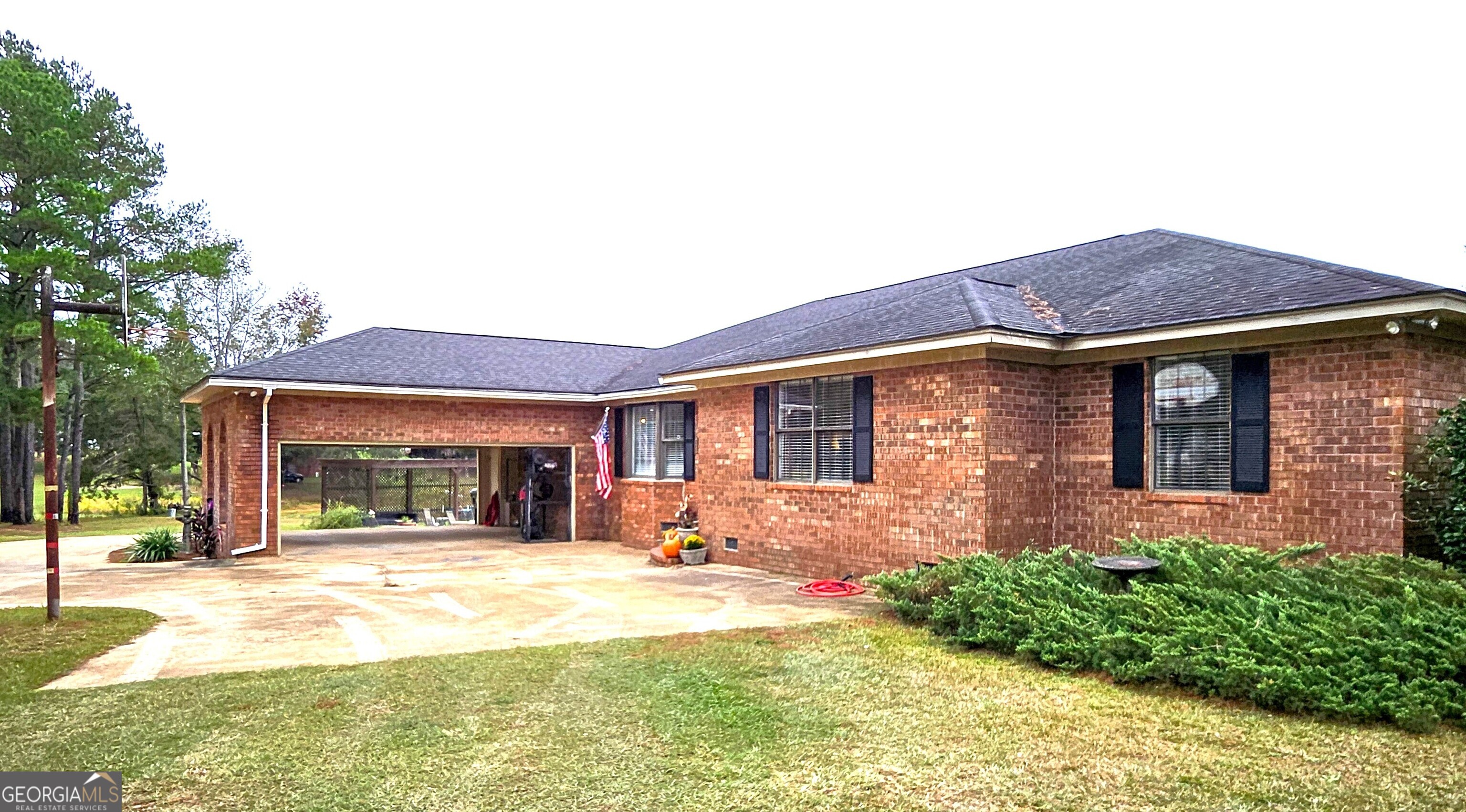 290 Long Road Property Photo 3