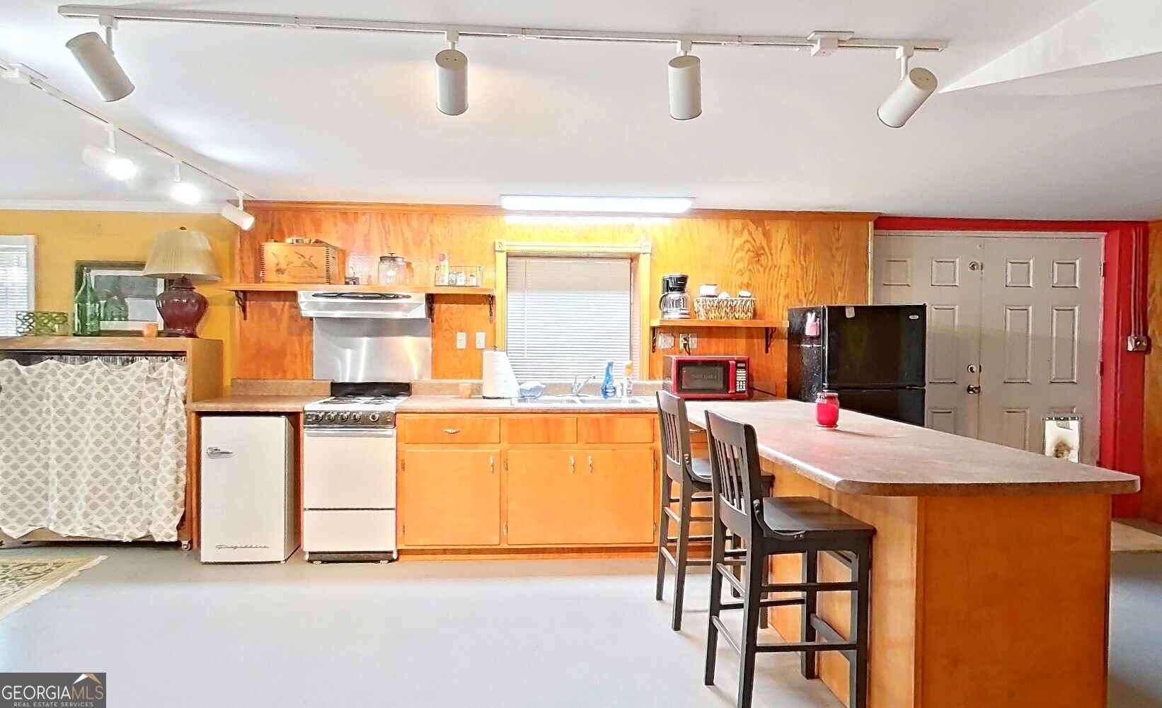 290 Long Road Property Photo 49