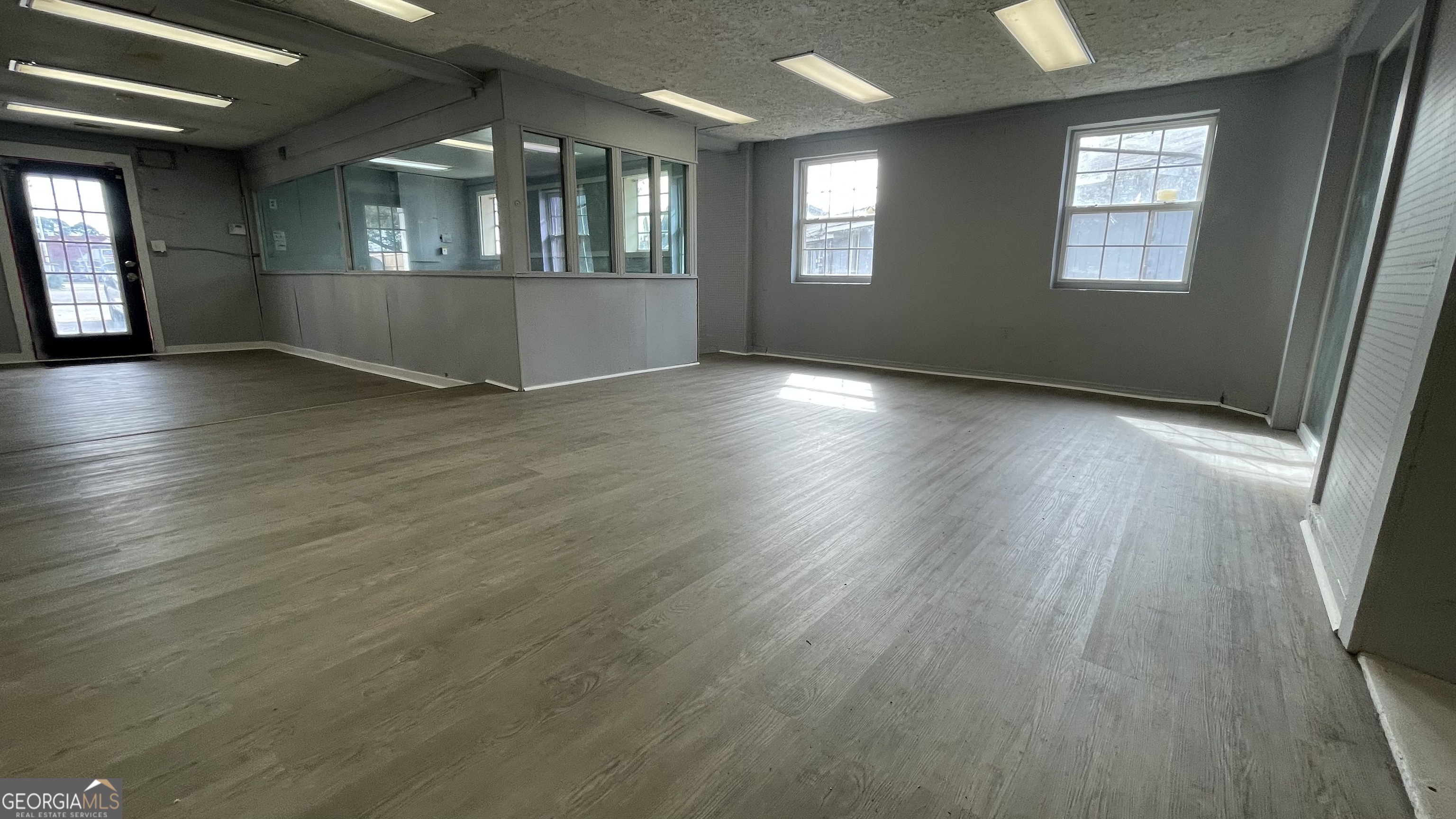 525 Us Highway 80 W Property Photo 2