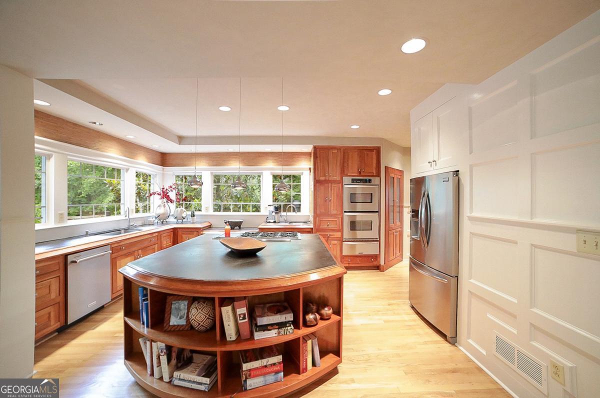 500 Kingston Road Property Photo 12