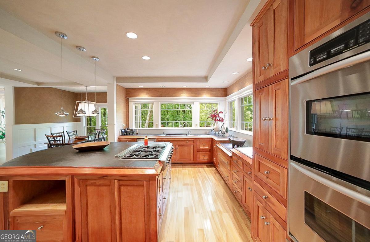 500 Kingston Road Property Photo 13