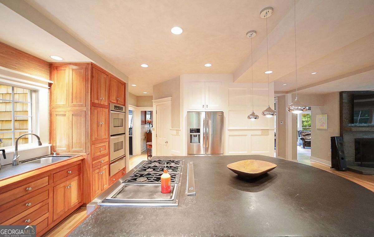 500 Kingston Road Property Photo 14