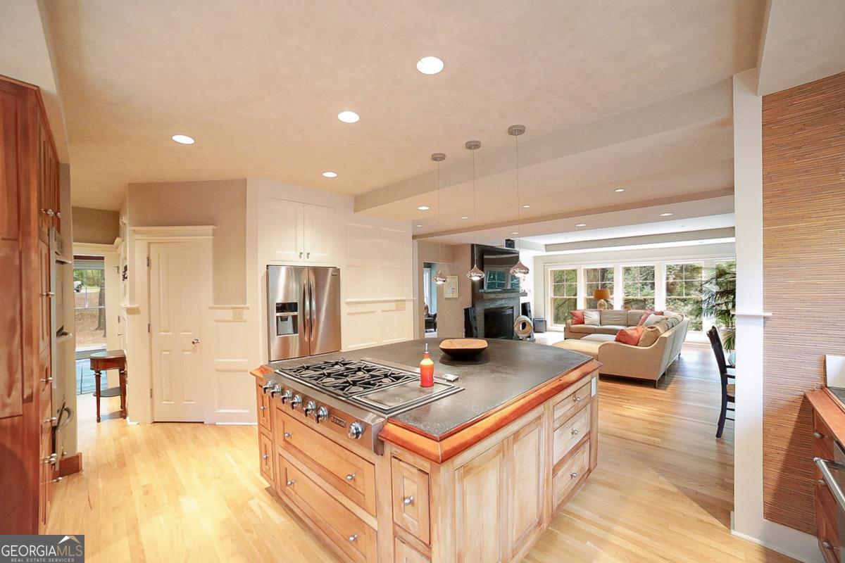 500 Kingston Road Property Photo 15
