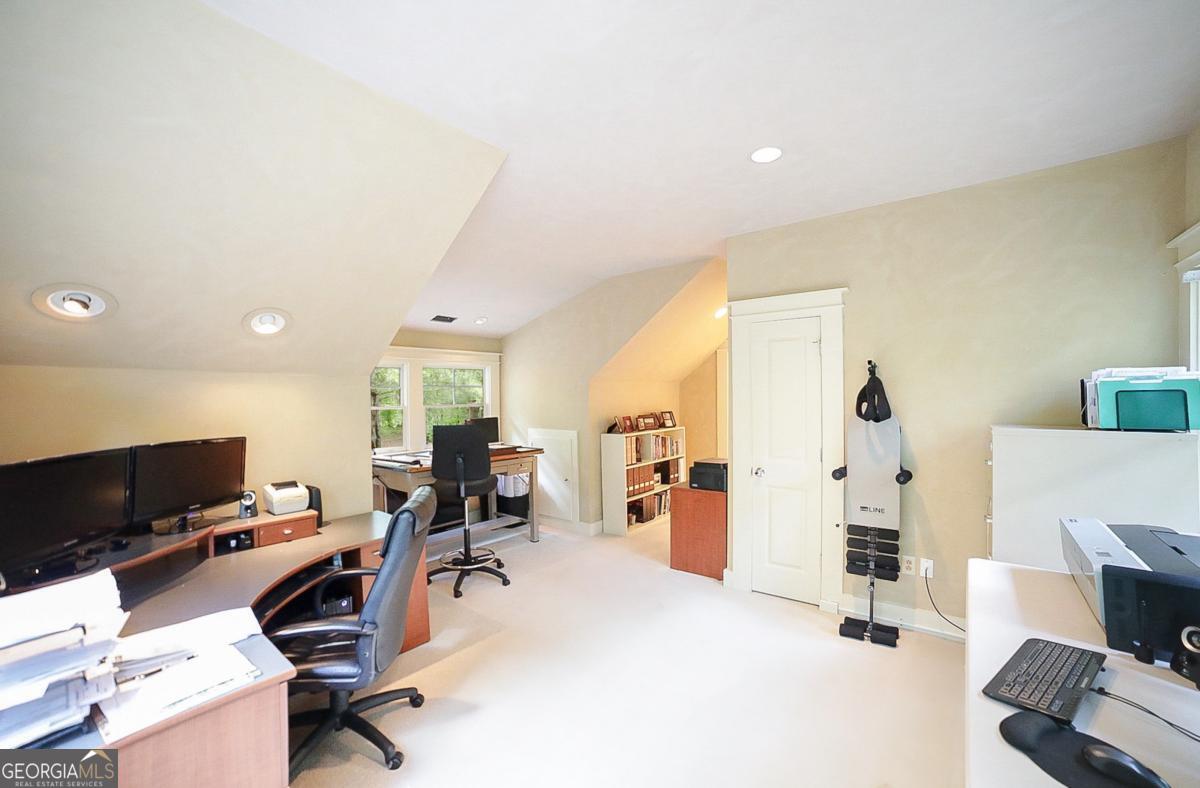 500 Kingston Road Property Photo 27