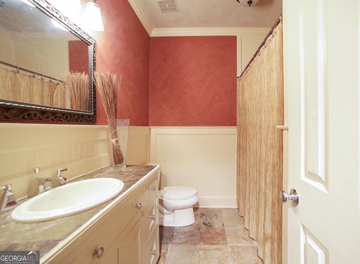 500 Kingston Road Property Photo 28