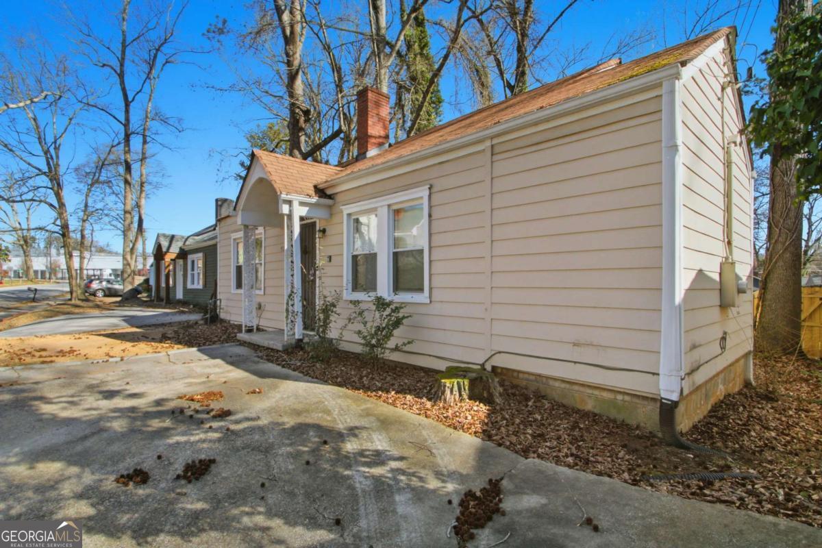 926 Lawton Street Sw Property Photo 3