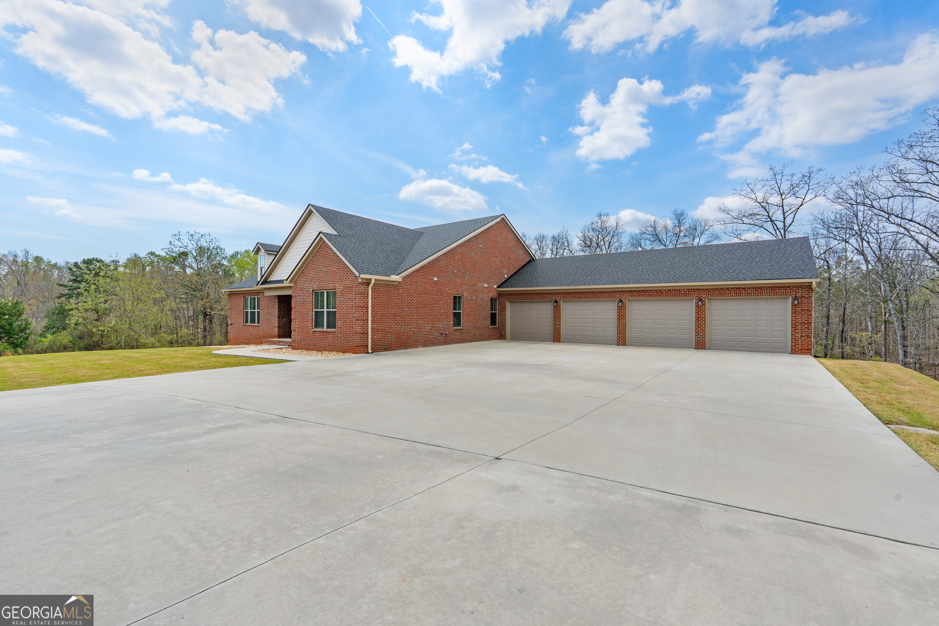 733 Cherry Road Property Photo 3