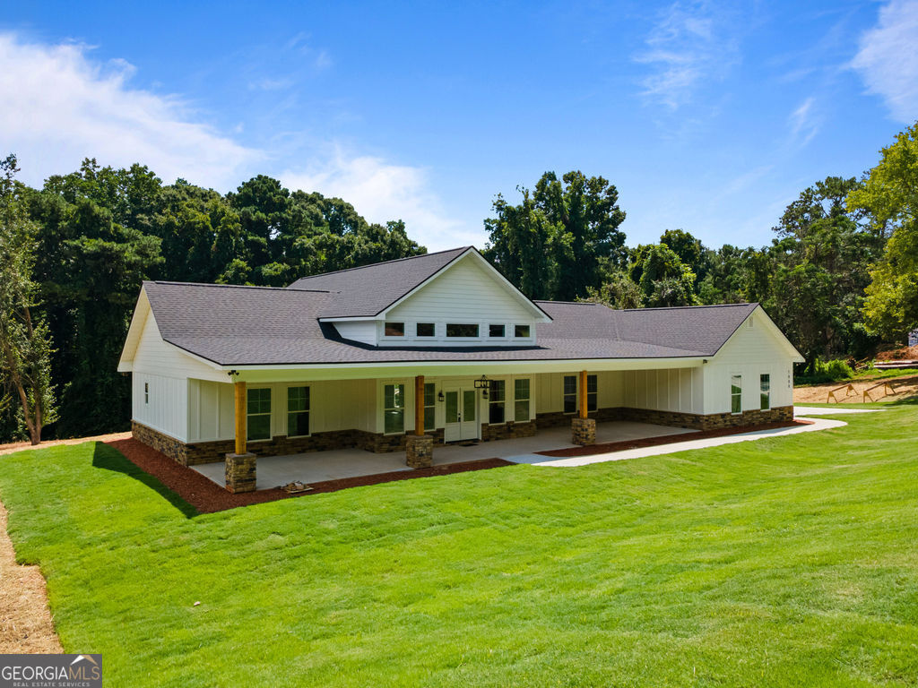 1000 Foxcroft Drive Property Photo 1