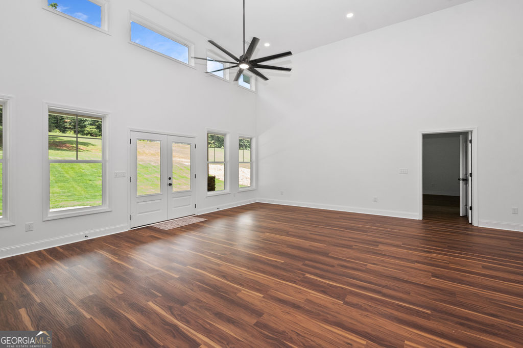 1000 Foxcroft Drive Property Photo 12
