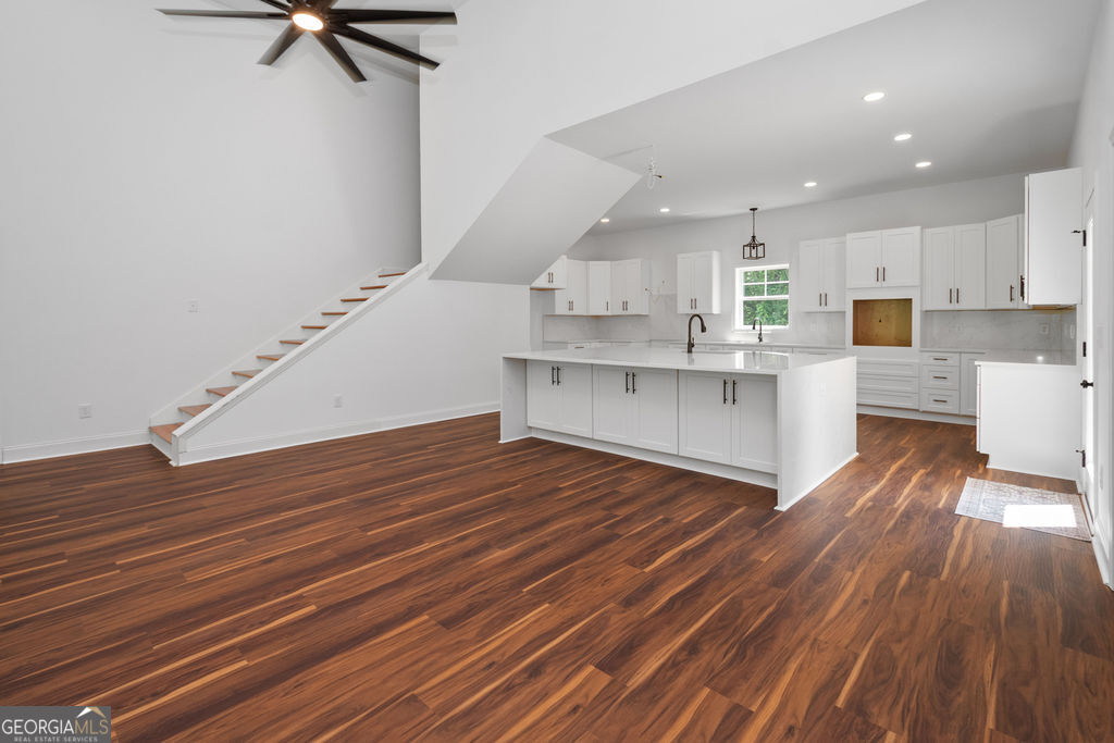 1000 Foxcroft Drive Property Photo 14