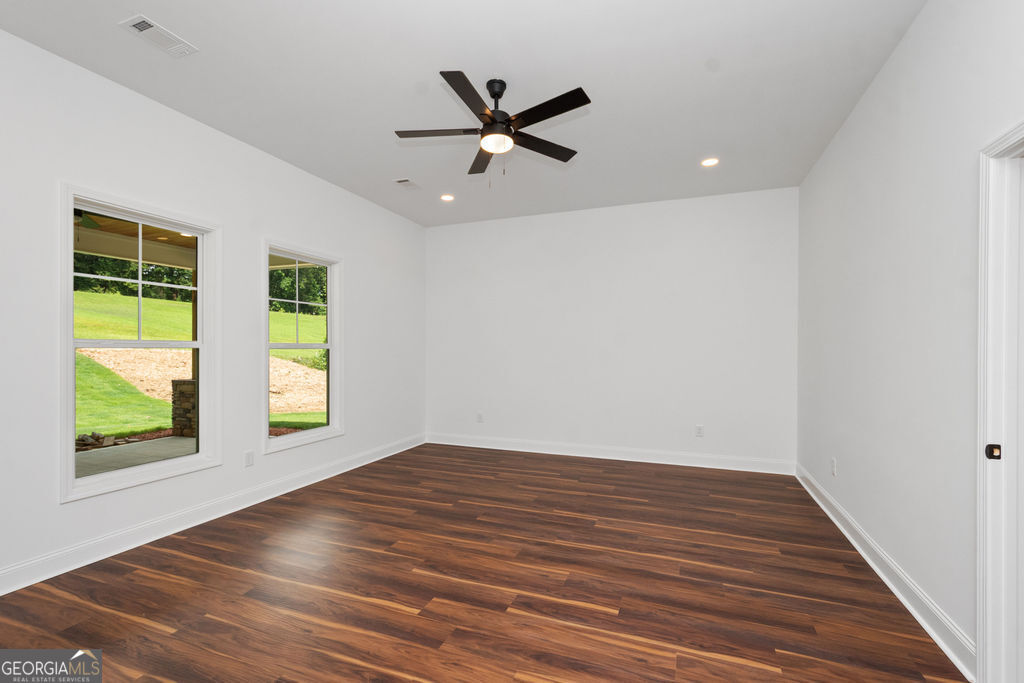 1000 Foxcroft Drive Property Photo 27