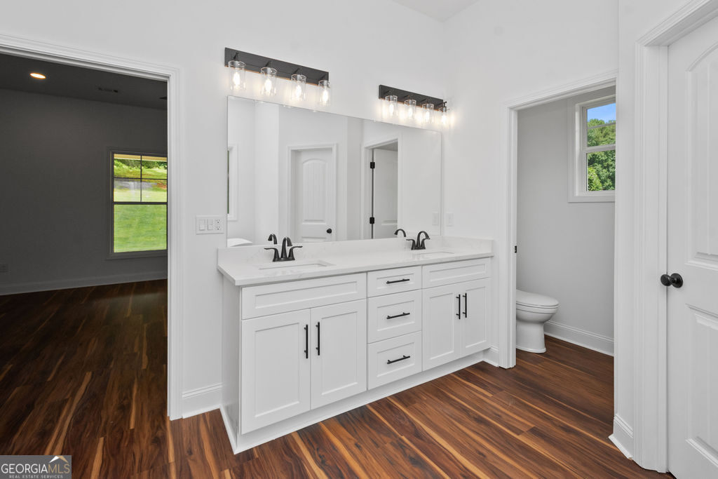 1000 Foxcroft Drive Property Photo 32