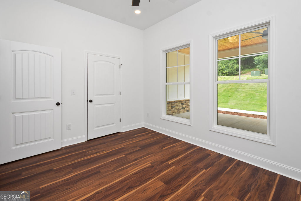 1000 Foxcroft Drive Property Photo 41