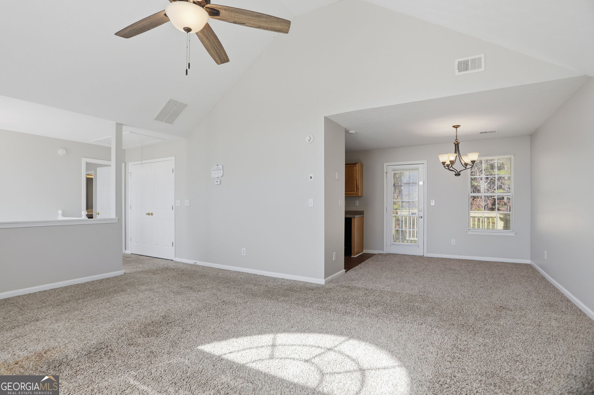 2631 S Hills Parkway Property Photo 10