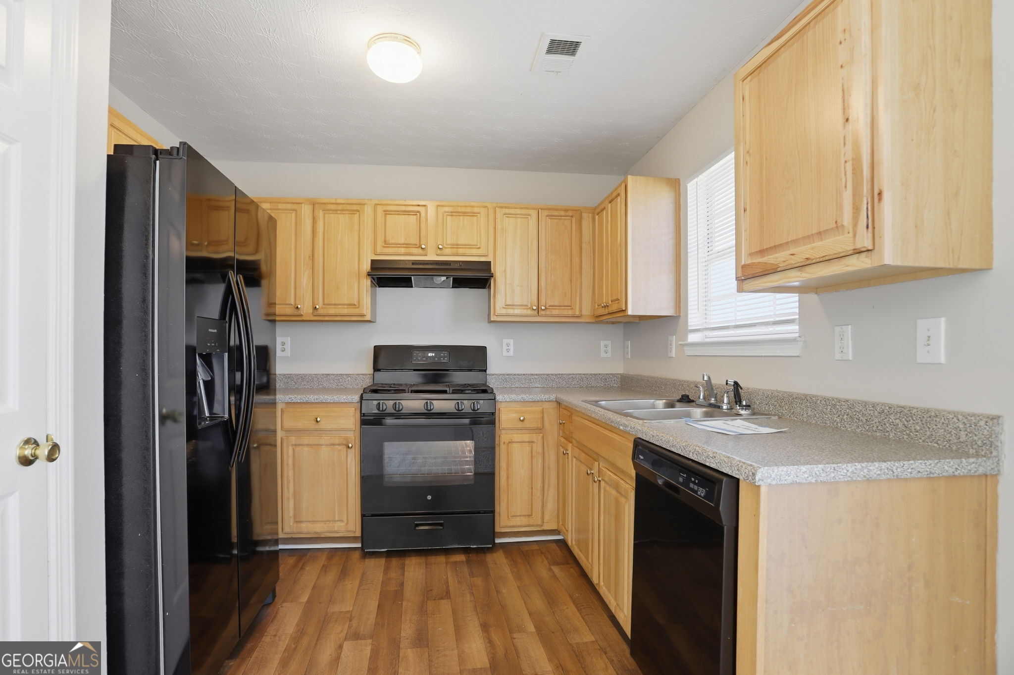 2631 S Hills Parkway Property Photo 12