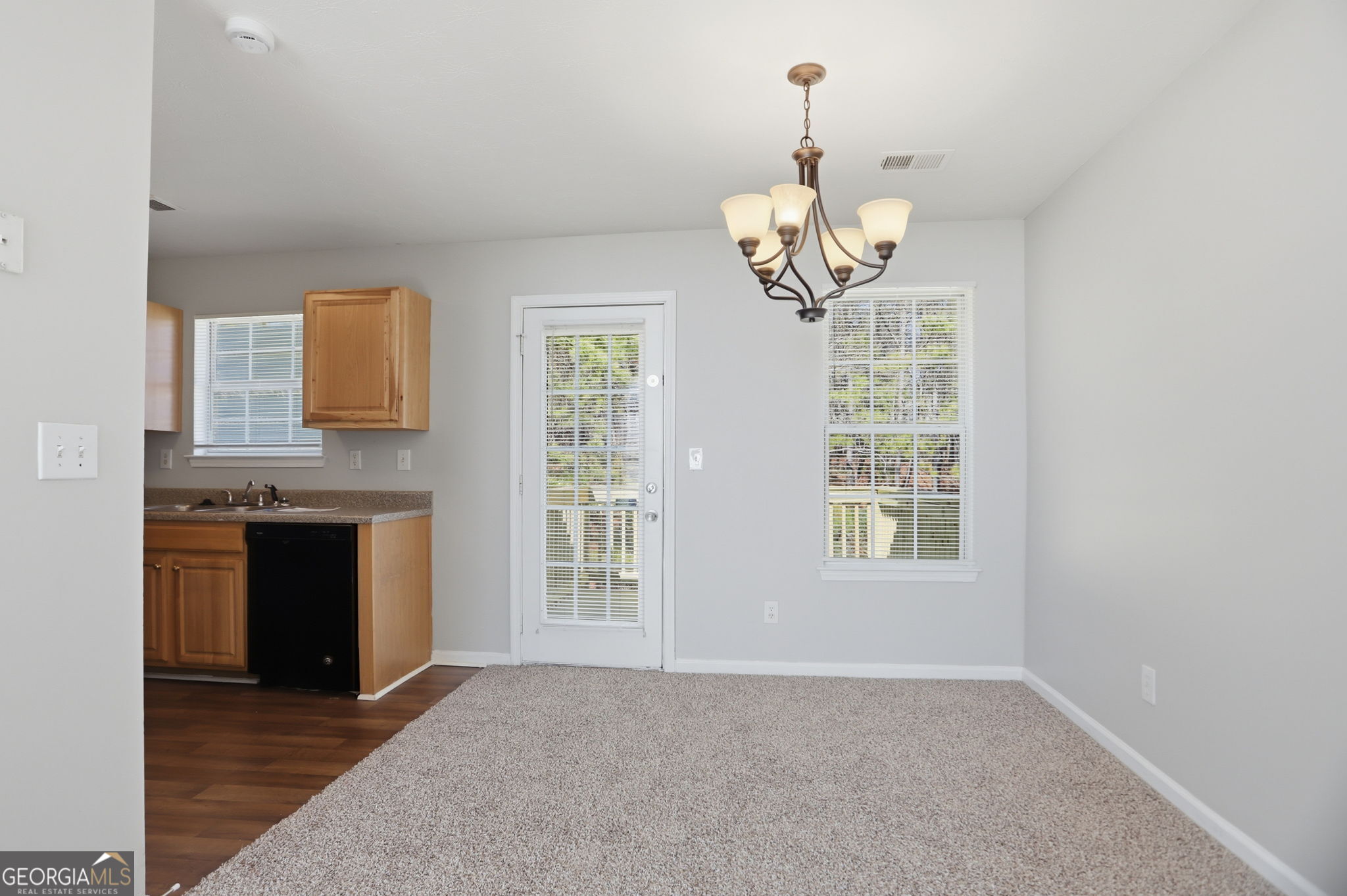 2631 S Hills Parkway Property Photo 14