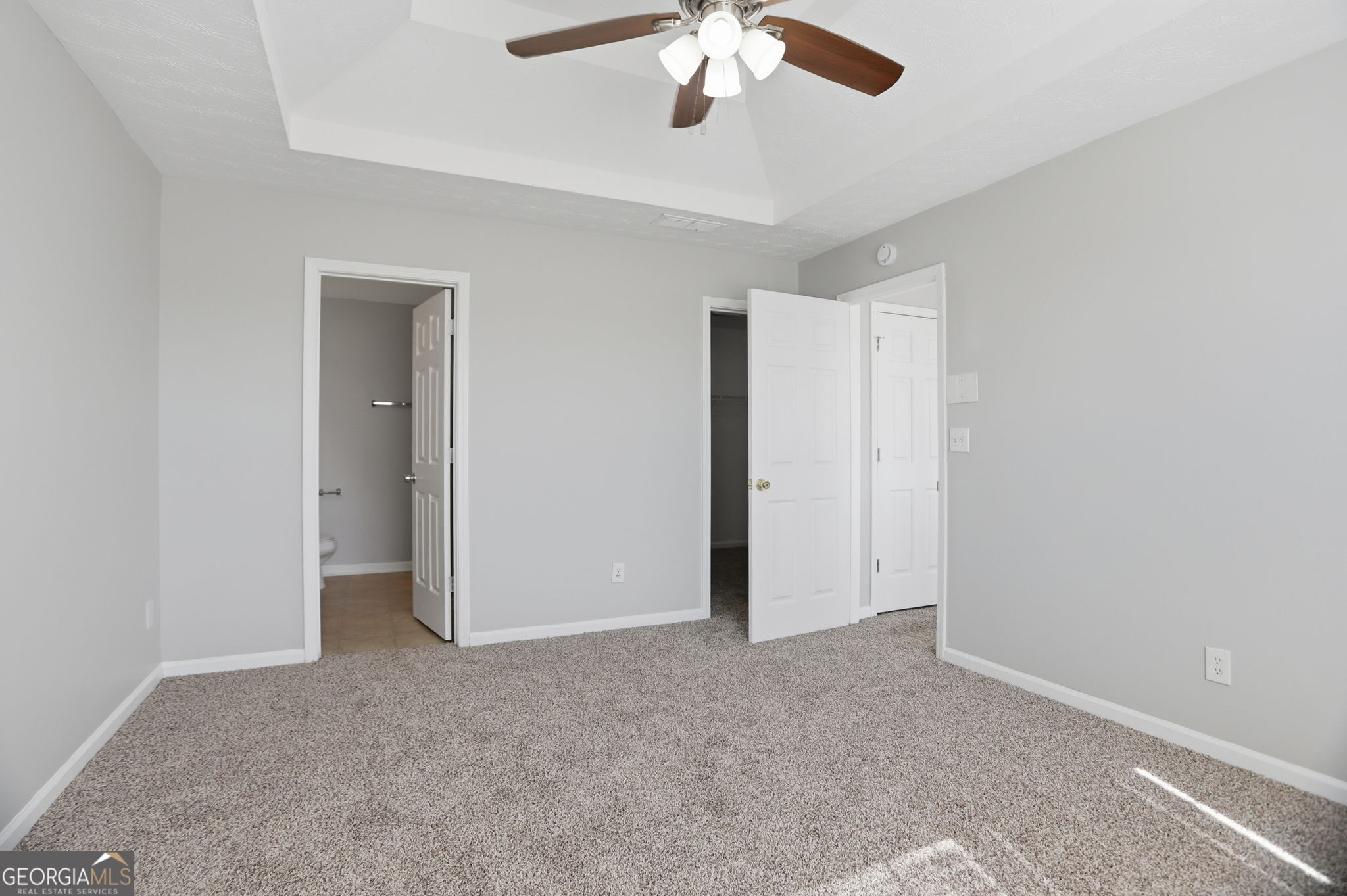 2631 S Hills Parkway Property Photo 17