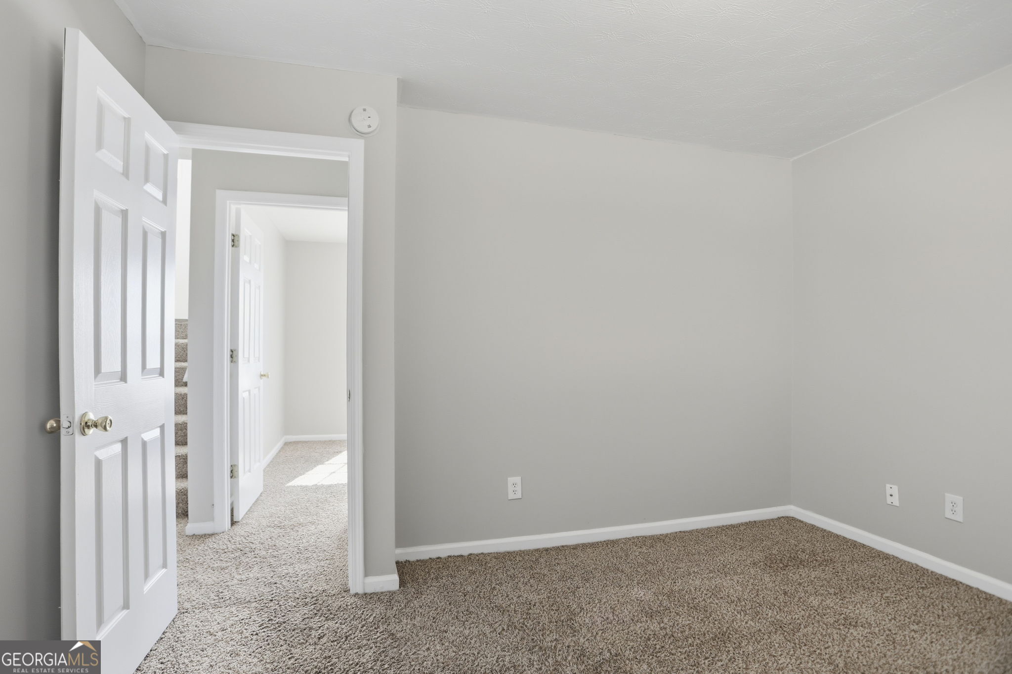 2631 S Hills Parkway Property Photo 19