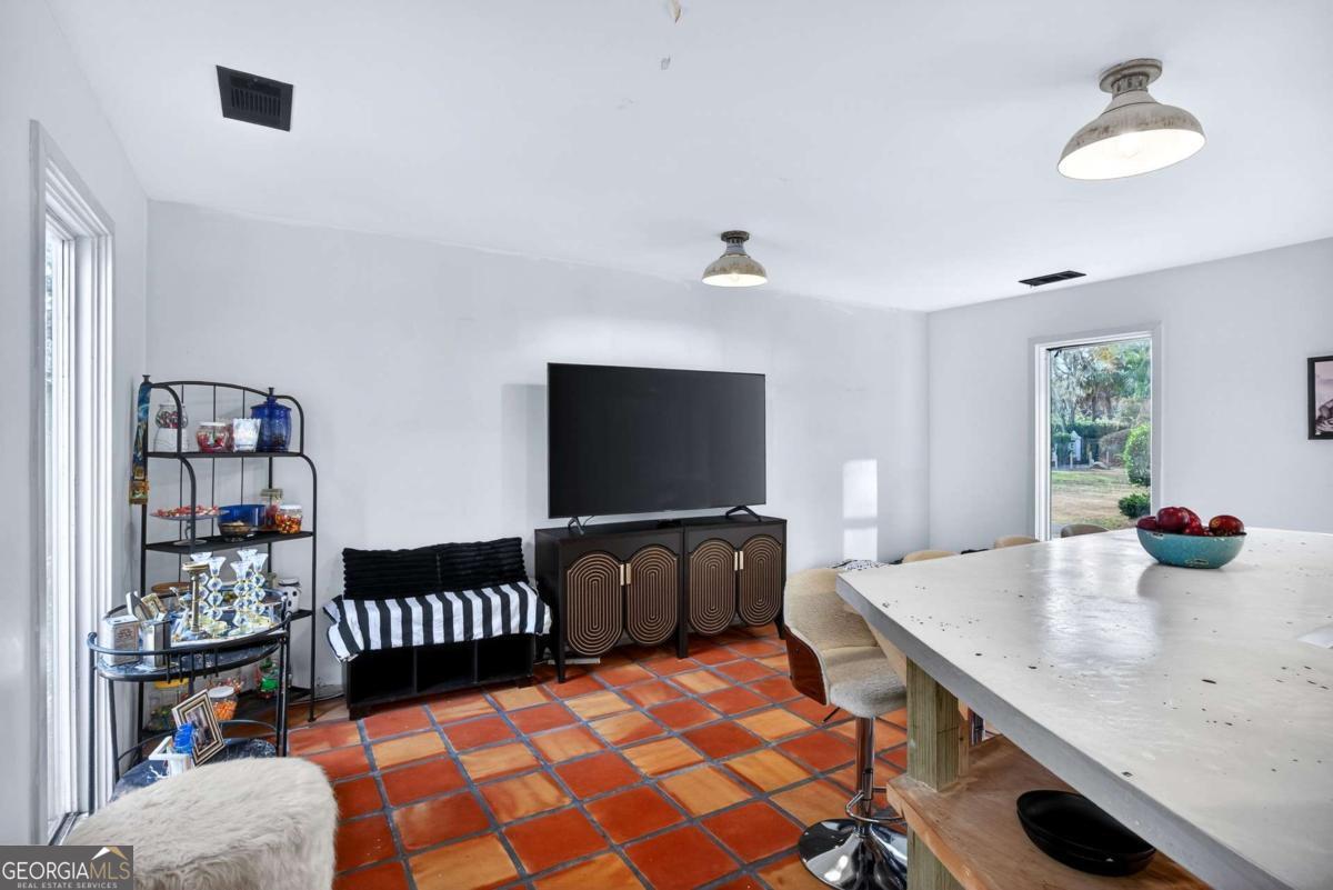 102 Stuart Street Property Photo 6