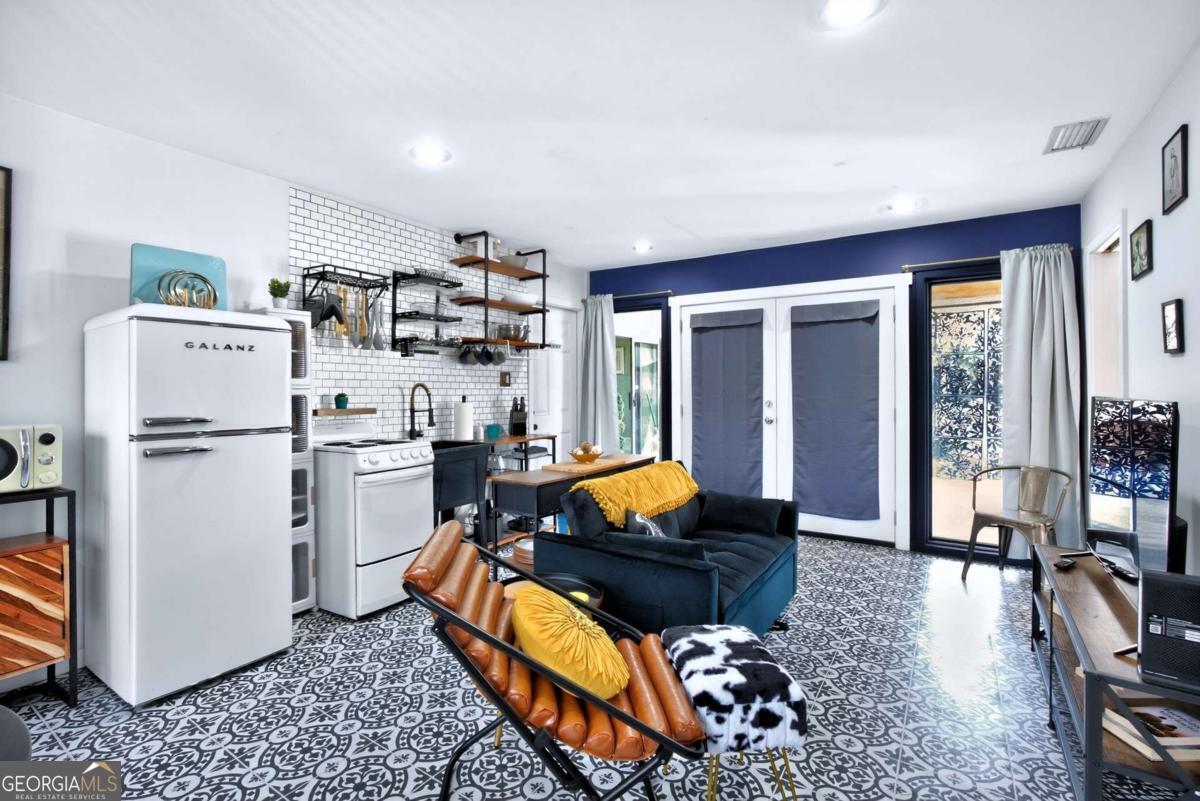 102 Stuart Street Property Photo 44