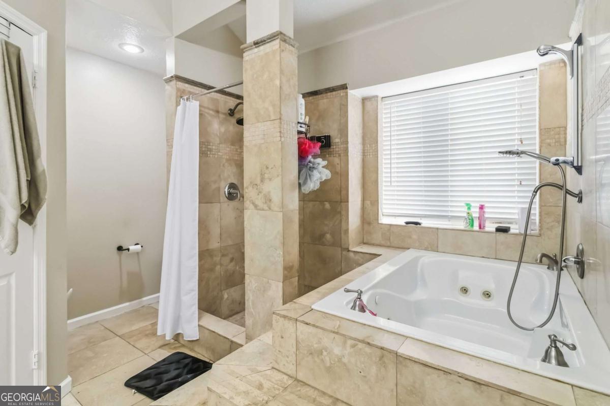 2170 Hunters Ridge Drive Property Photo 15