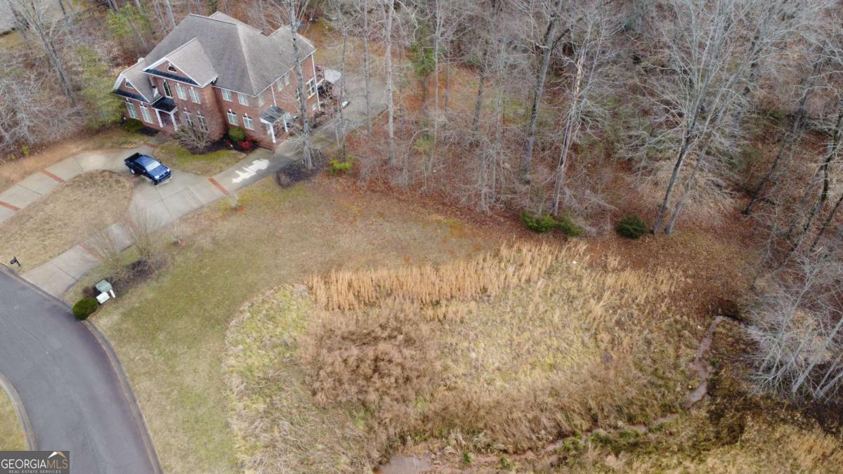 5695 Meadow View Drive Property Photo 3