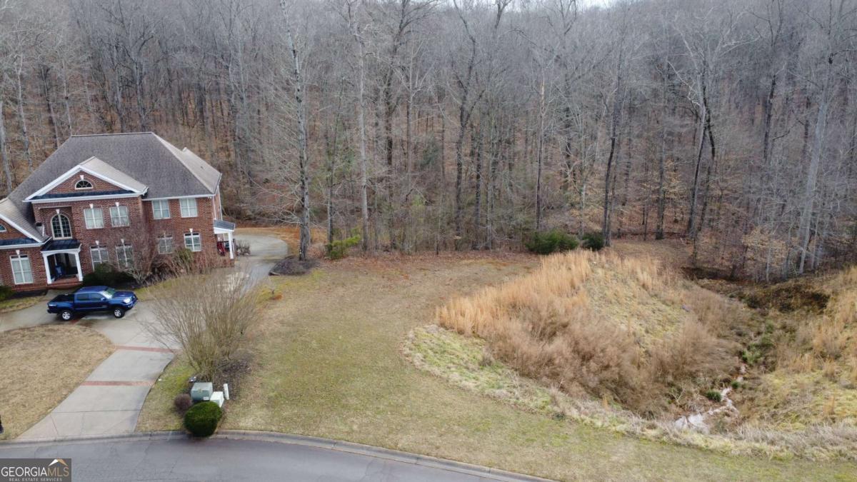 5695 Meadow View Drive Property Photo 4