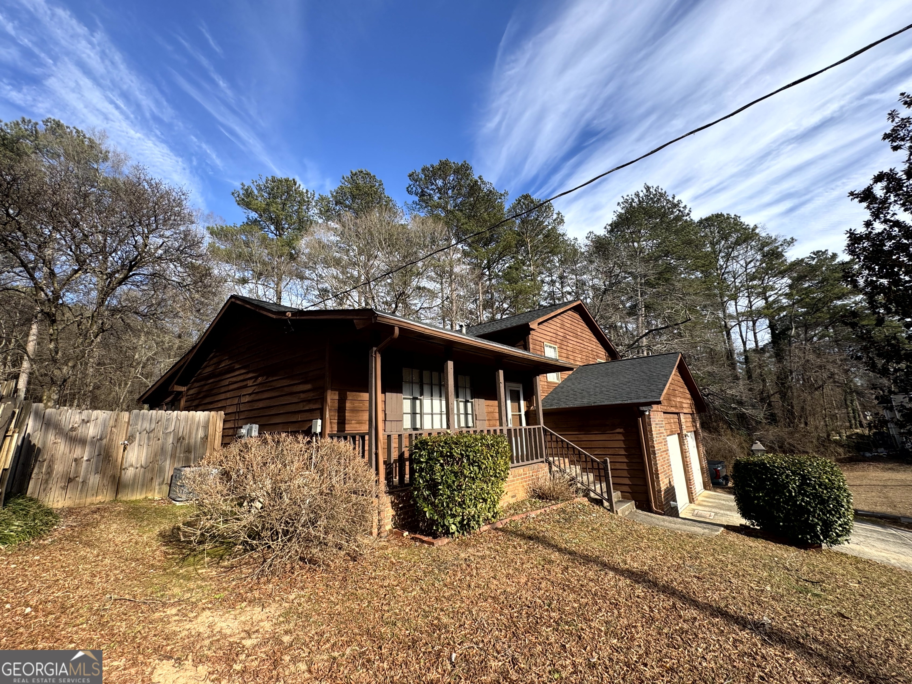 8678 Glenwoods Drive Property Photo 5