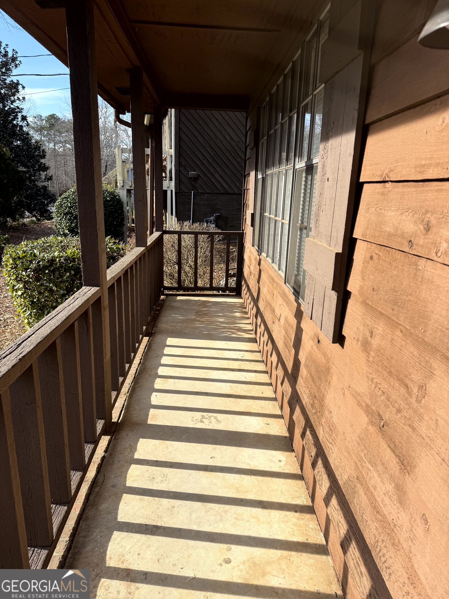 8678 Glenwoods Drive Property Photo 6