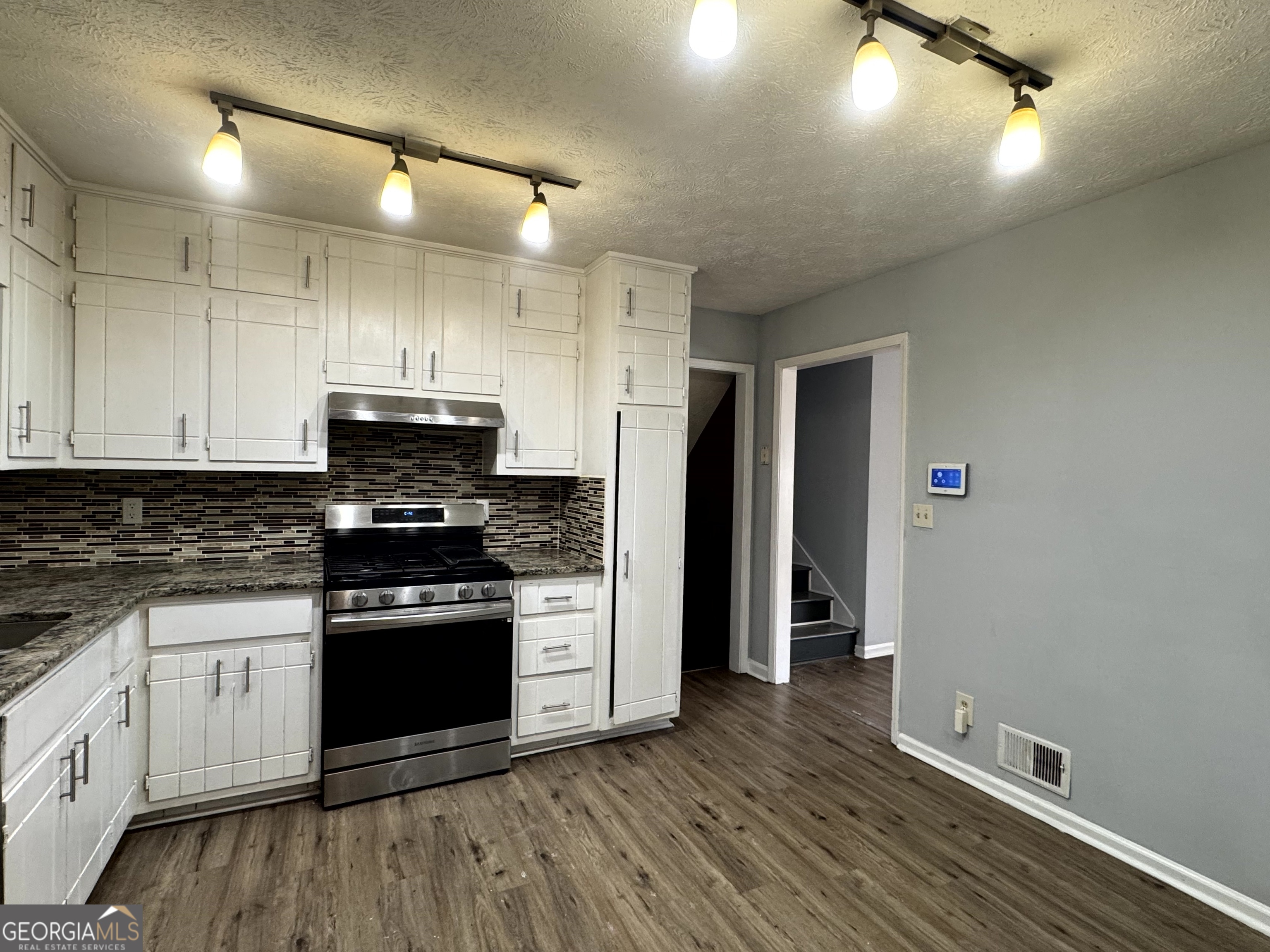8678 Glenwoods Drive Property Photo 11
