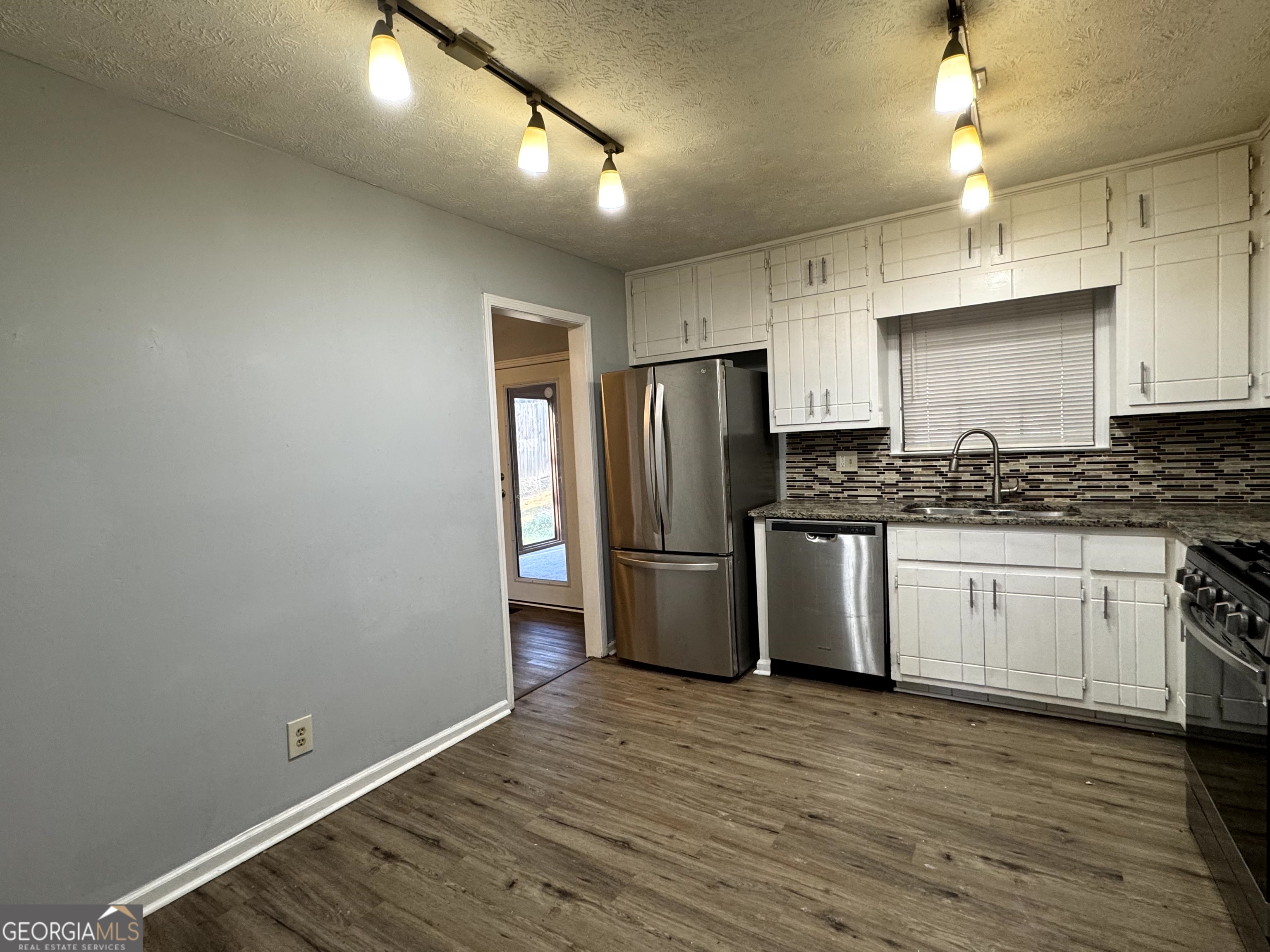 8678 Glenwoods Drive Property Photo 12