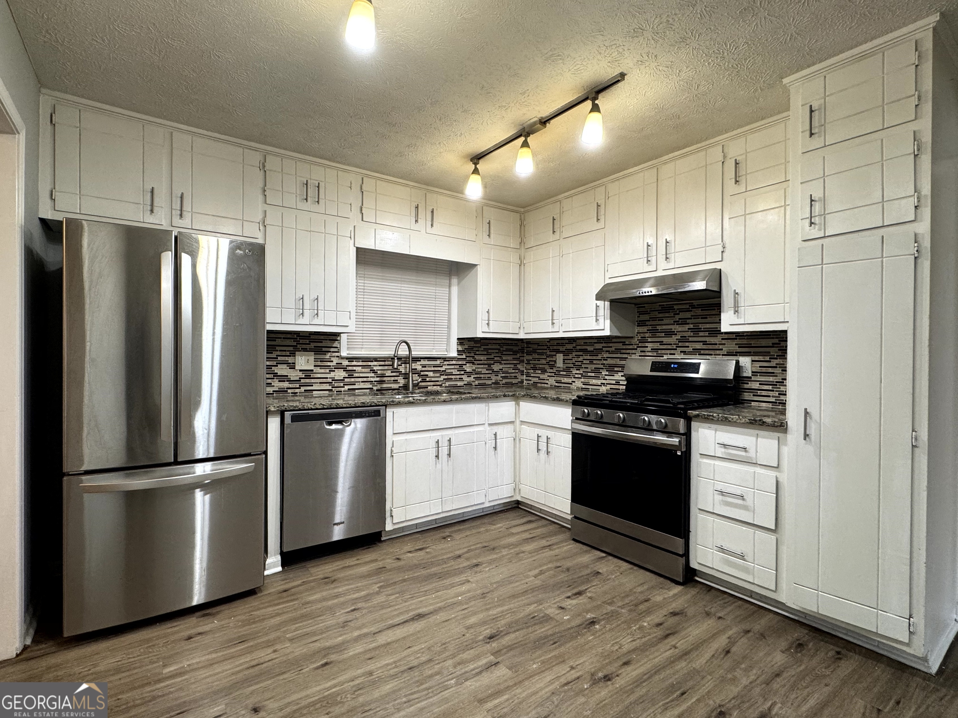 8678 Glenwoods Drive Property Photo 13