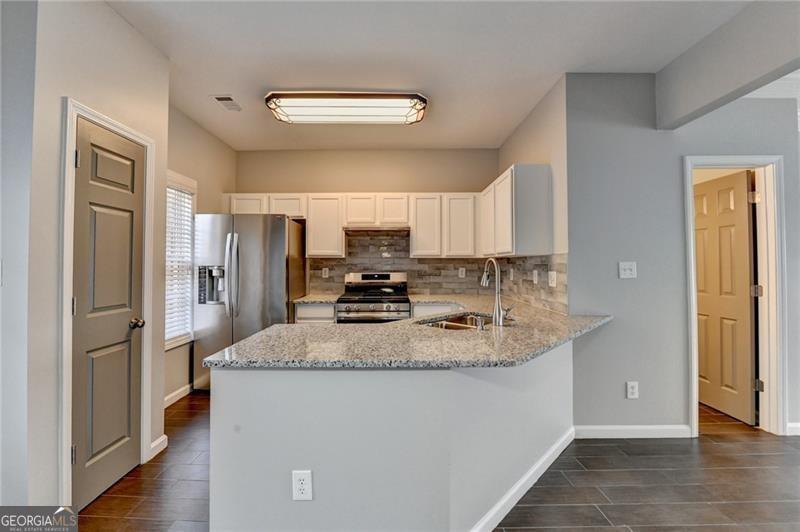 5987 Turfway Park Court Property Photo 8