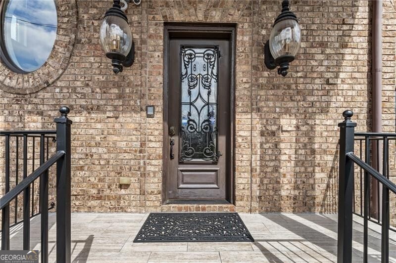 629 Boulevard Ne Property Photo 3